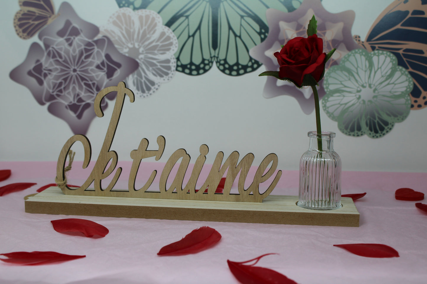 Présentoir en bois "je t'aime" + vase et fleur