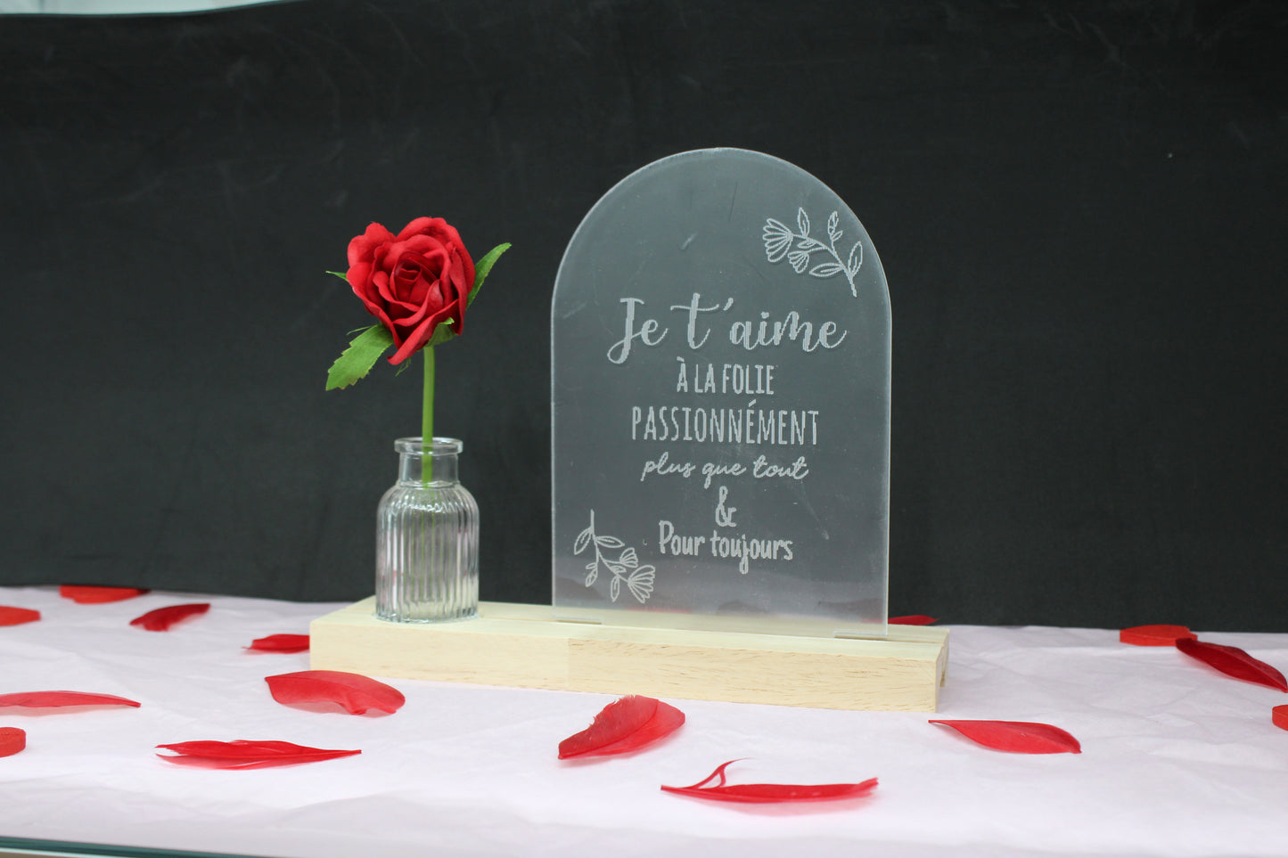 Présentoir acrylic "je t'aime" + vase et fleur