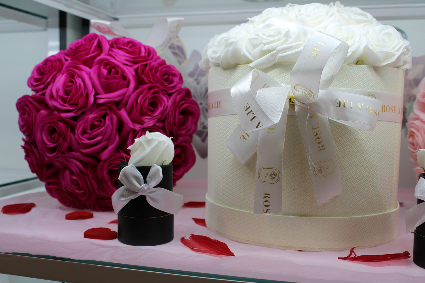 Boîte avec bouquet de roses