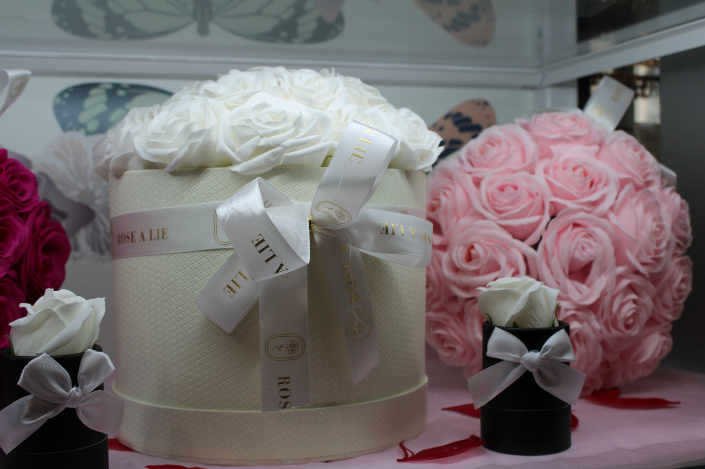Boîte avec bouquet de roses