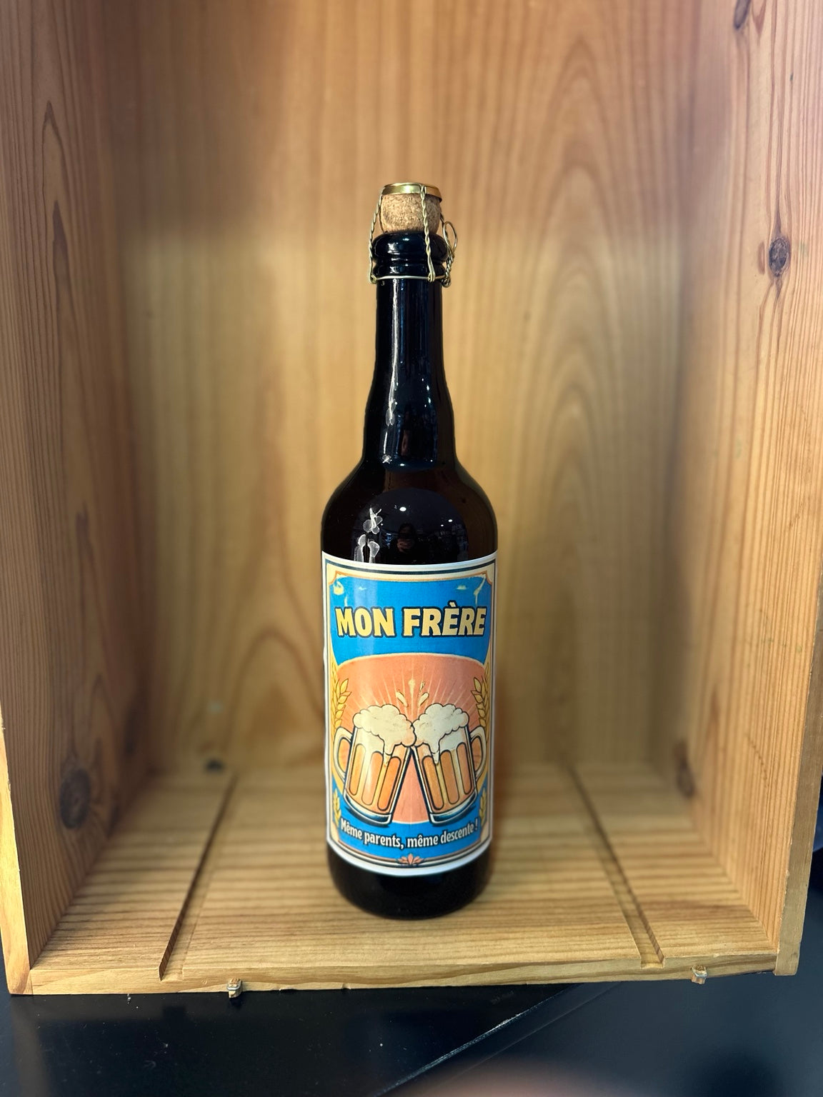 Bouteille de bière cadeau frère Même parents même descente étiquette rétro