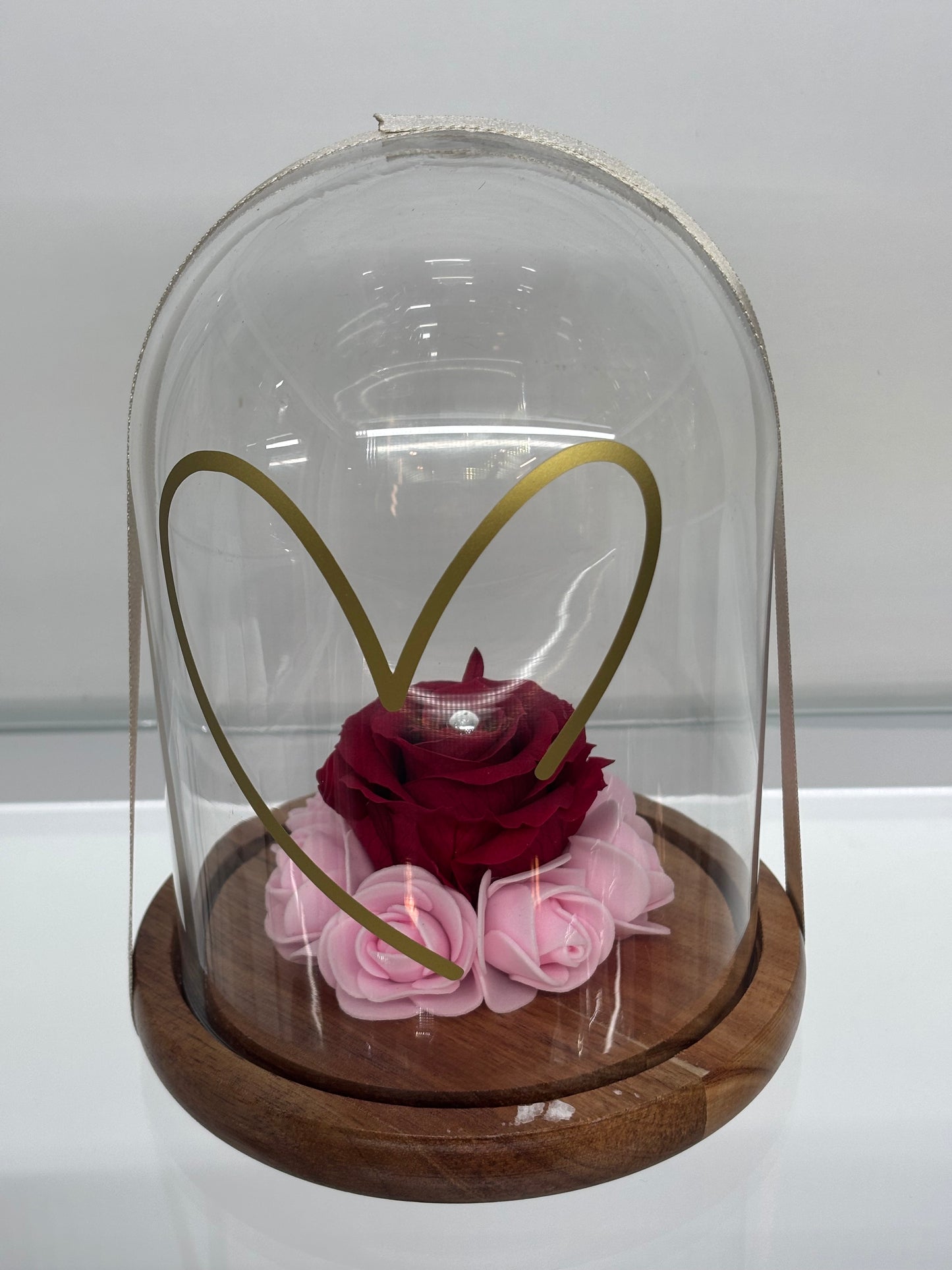 Cloche avec roses (éternelle et en mousse)