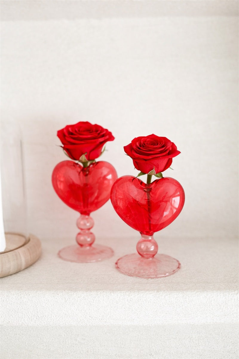 Vase coeur avec rose parfumée