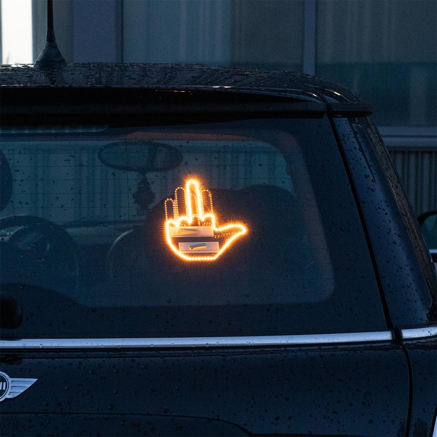 Signe main lumineux